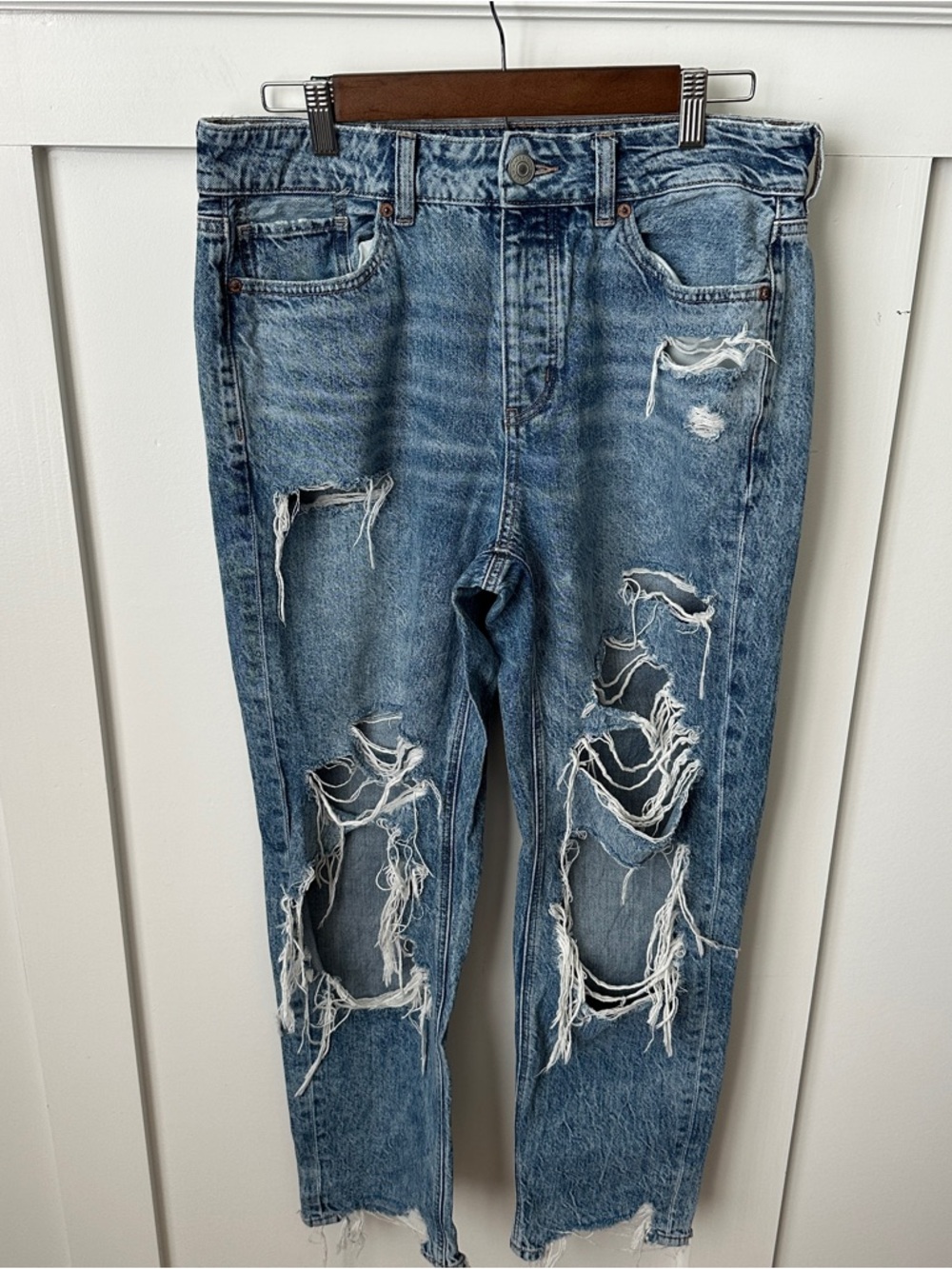 American Eagle Light Blue Denim Jeans with Leather Patch